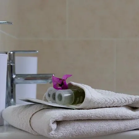 Tra Mare E Pineta アパート ヴィアレッジョ