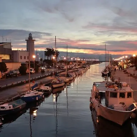 Tra Mare E Pineta * Βιαρέτζιο